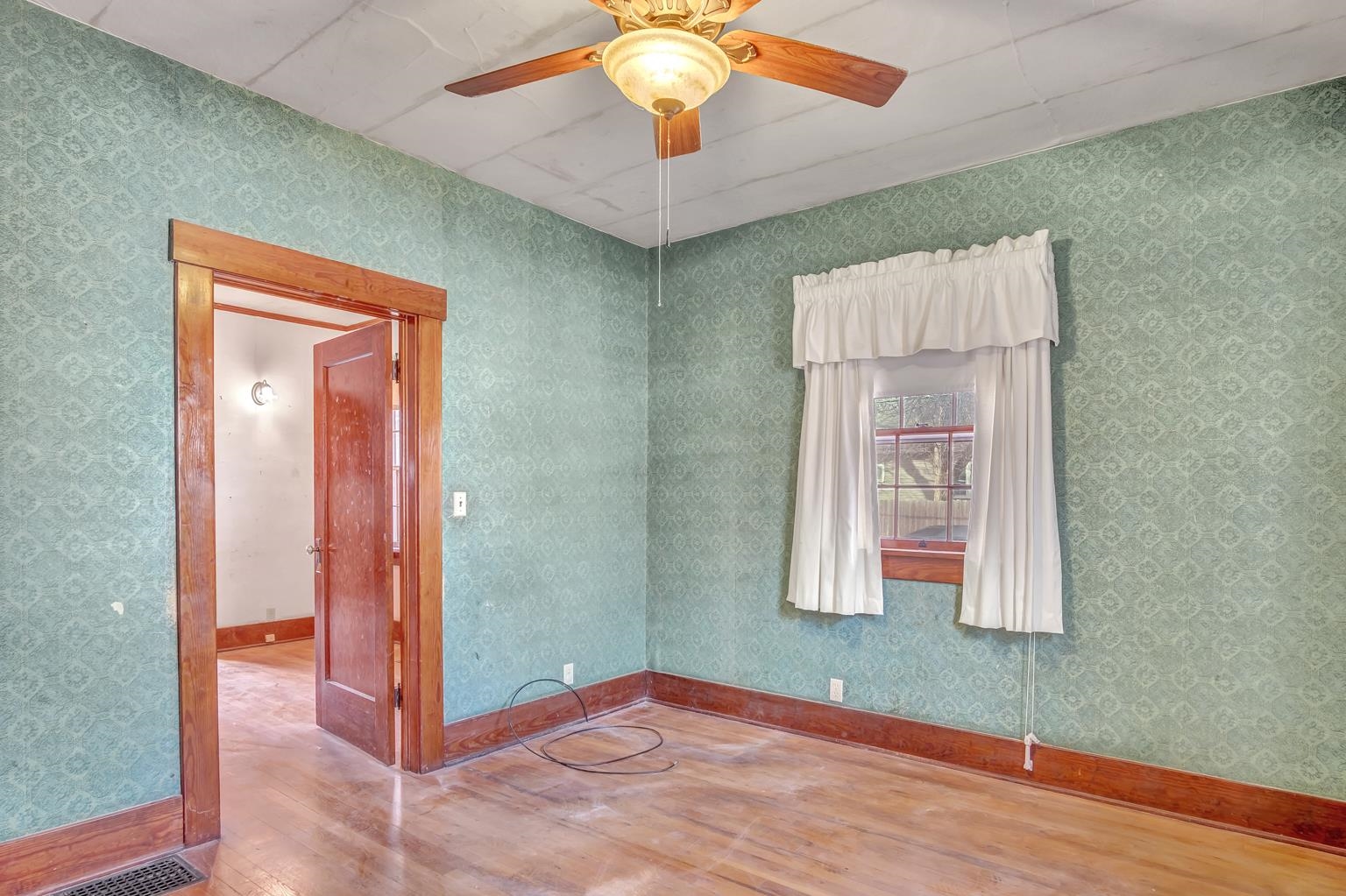 700 East 5th Street Newton, KS 67114 - Photo 14 of 25