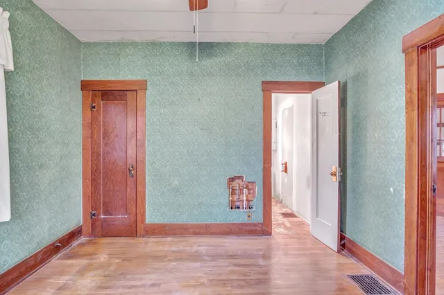 $97,500 | 700 East 5th Street, Newton, KS 67114