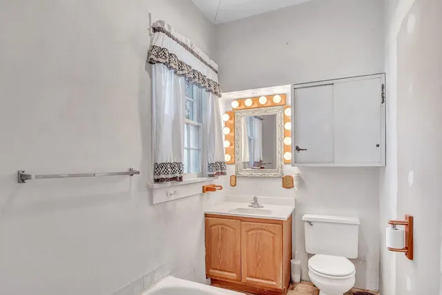 $97,500 | 700 East 5th Street, Newton, KS 67114