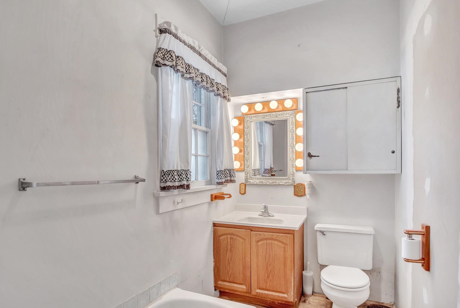 700 East 5th Street Newton, KS 67114 - Photo 17 of 25