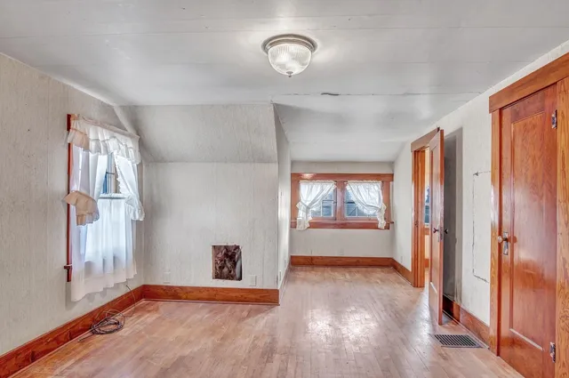 $97,500 | 700 East 5th Street, Newton, KS 67114