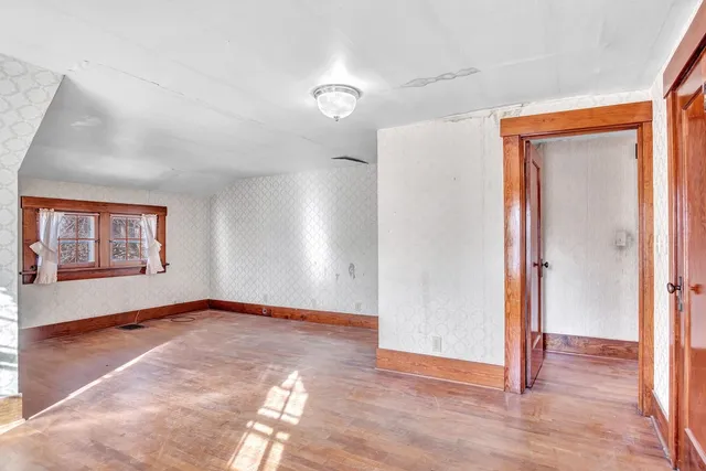 $97,500 | 700 East 5th Street, Newton, KS 67114