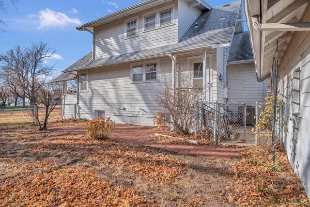 $97,500 | 700 East 5th Street, Newton, KS 67114