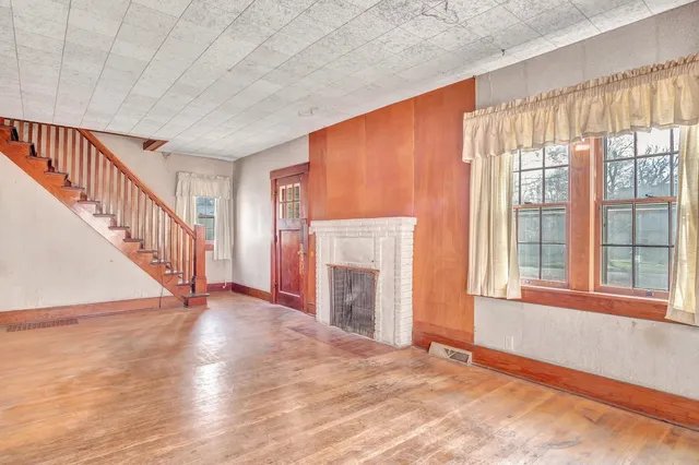 $97,500 | 700 East 5th Street, Newton, KS 67114