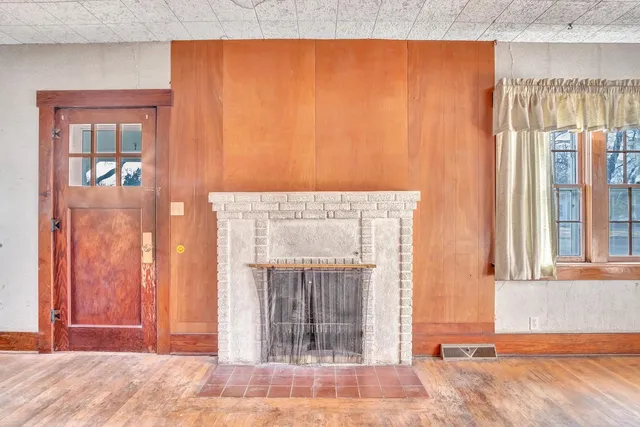 $97,500 | 700 East 5th Street, Newton, KS 67114