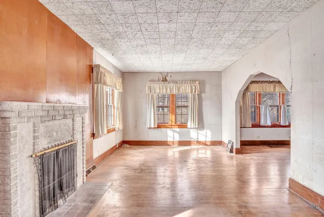 $97,500 | 700 East 5th Street, Newton, KS 67114