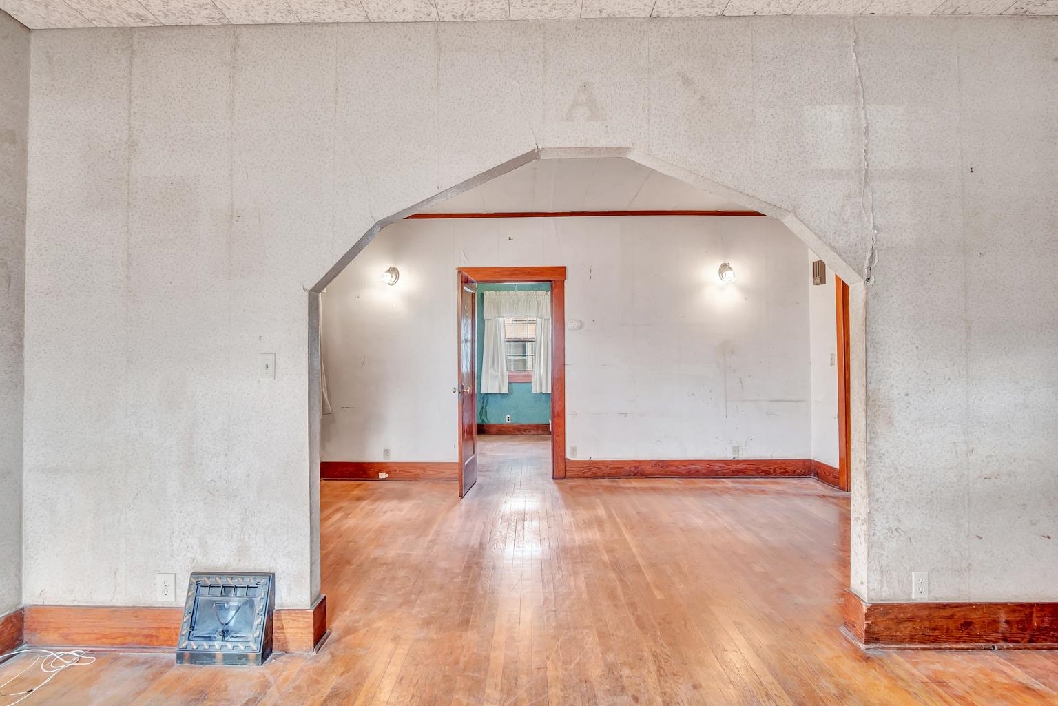 700 East 5th Street Newton, KS 67114 - Photo 7 of 25