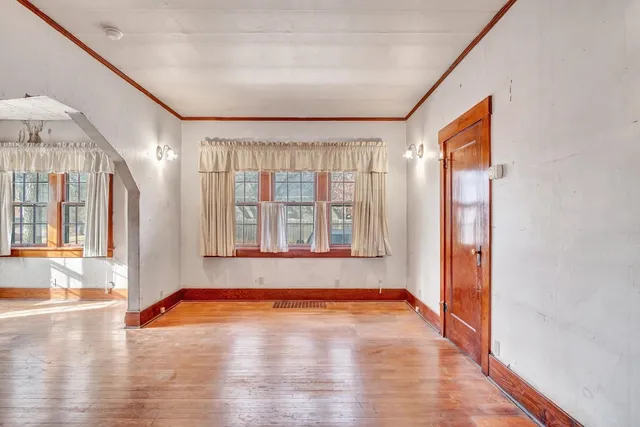 $97,500 | 700 East 5th Street, Newton, KS 67114