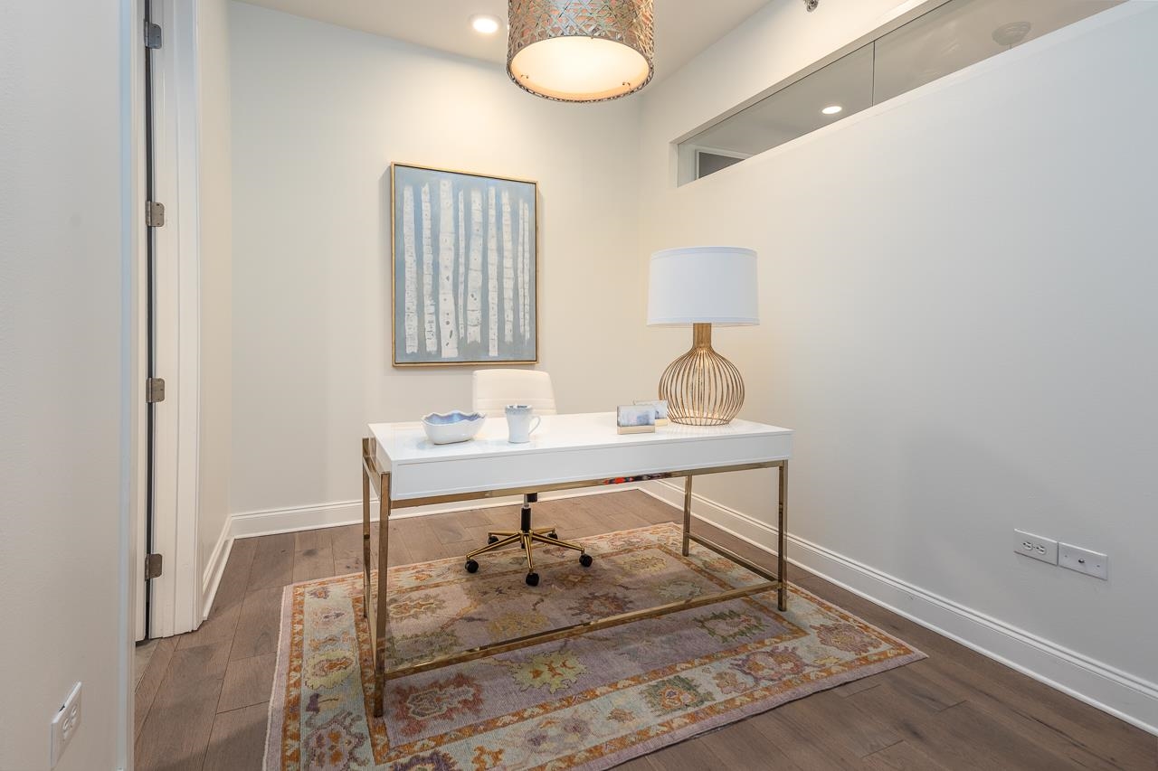 717 Riverside Drive, Unit 506 Memphis, TN 38103 - Photo 18 of 37 Bedroom 3 is used as a study, but comes complete with its own private bath and transom window.