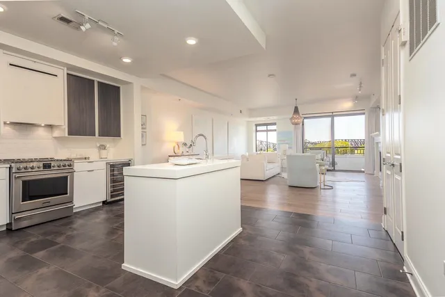 $539,000 | 717 Riverside Drive, Unit 506, Memphis, TN 38103