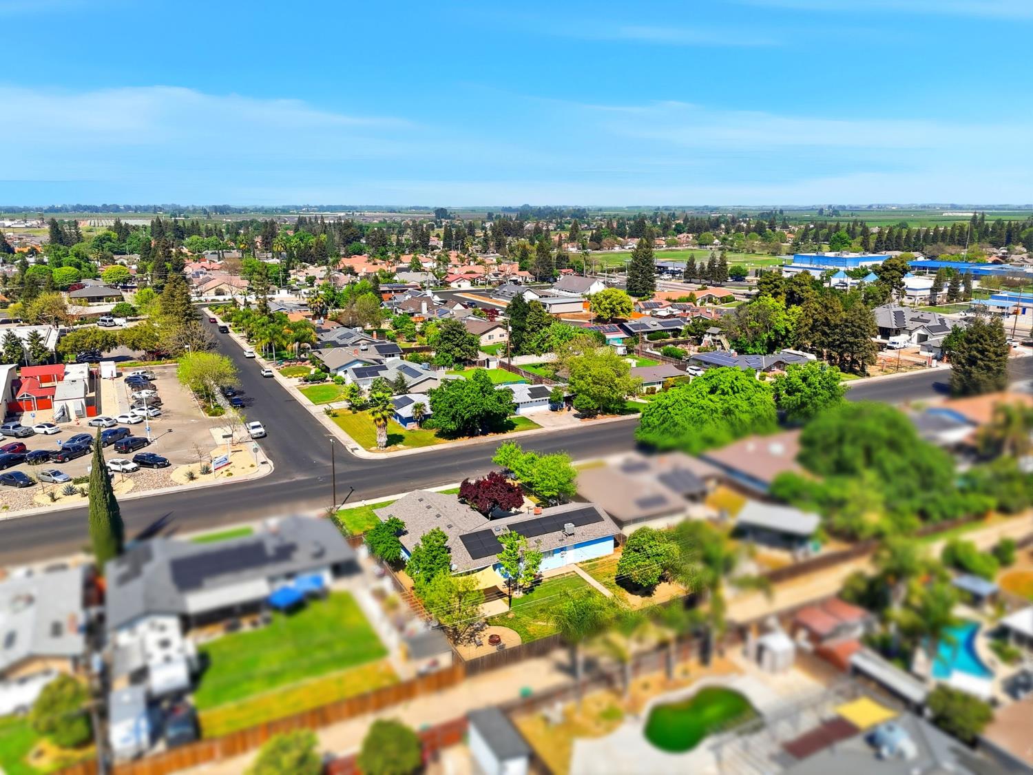 289 West Cypress Avenue Reedley, CA 93654 - Photo 43 of 45 an aerial view of a city
