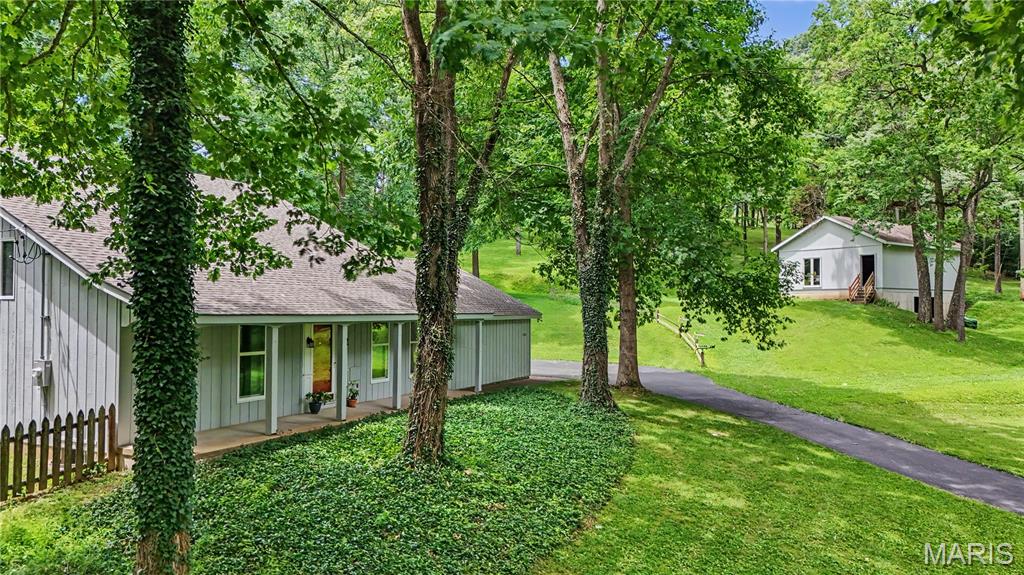 4120 Charbonier Road Florissant, MO 63031 - Photo 5 of 53