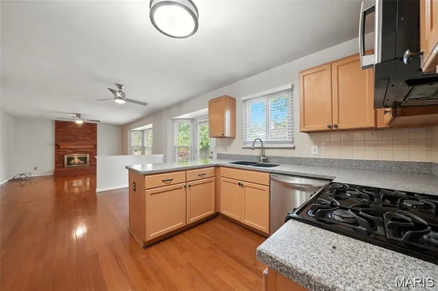 $2,495 | 1043 Oakwood Farms Lane, Ballwin, MO 63021