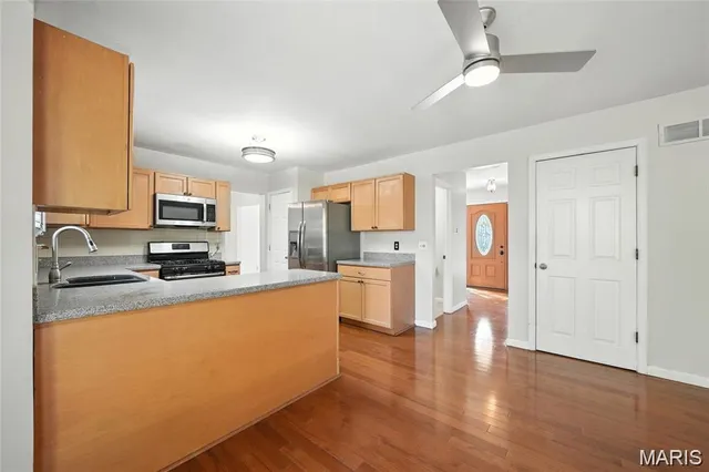 $2,495 | 1043 Oakwood Farms Lane, Ballwin, MO 63021