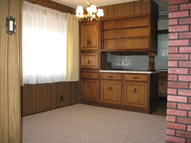 813 West Ridge Road Peoria, IL 61614 - Photo 5 of 8 Gallery Image 5