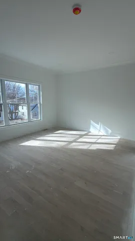 a view of empty room with window