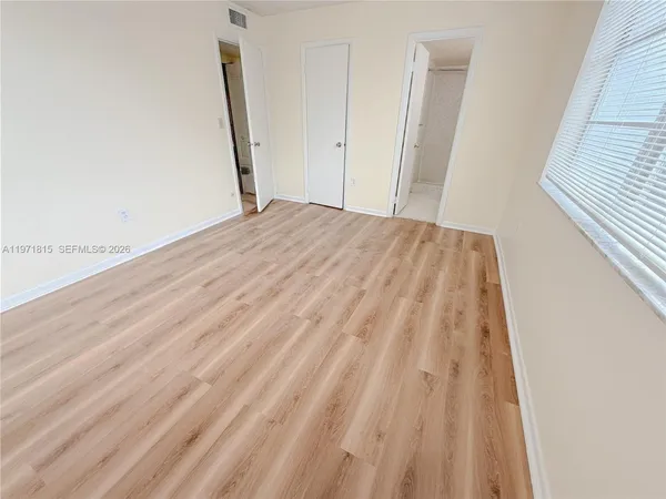 $1,750 | 498 Northwest 165th Street, Unit D202, Miami, FL 33169