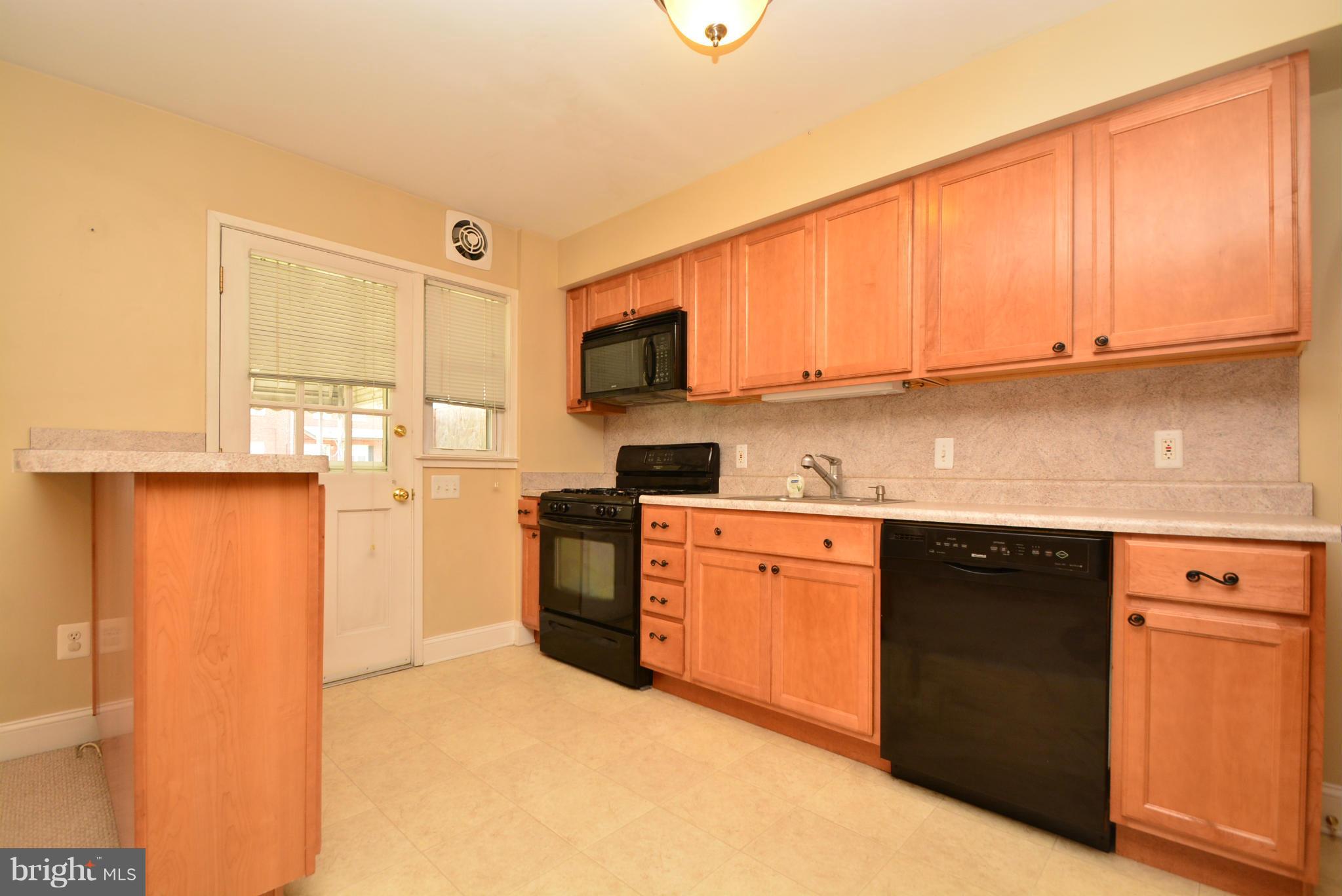 3211 Vulcan Road Baltimore, MD 21222 - Photo 10 of 28 Kitchen