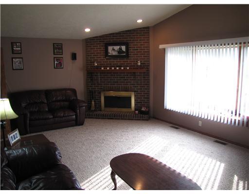 276 Brookwood Road Venetia, PA 15367 - Photo 11 of 15 Family Room.