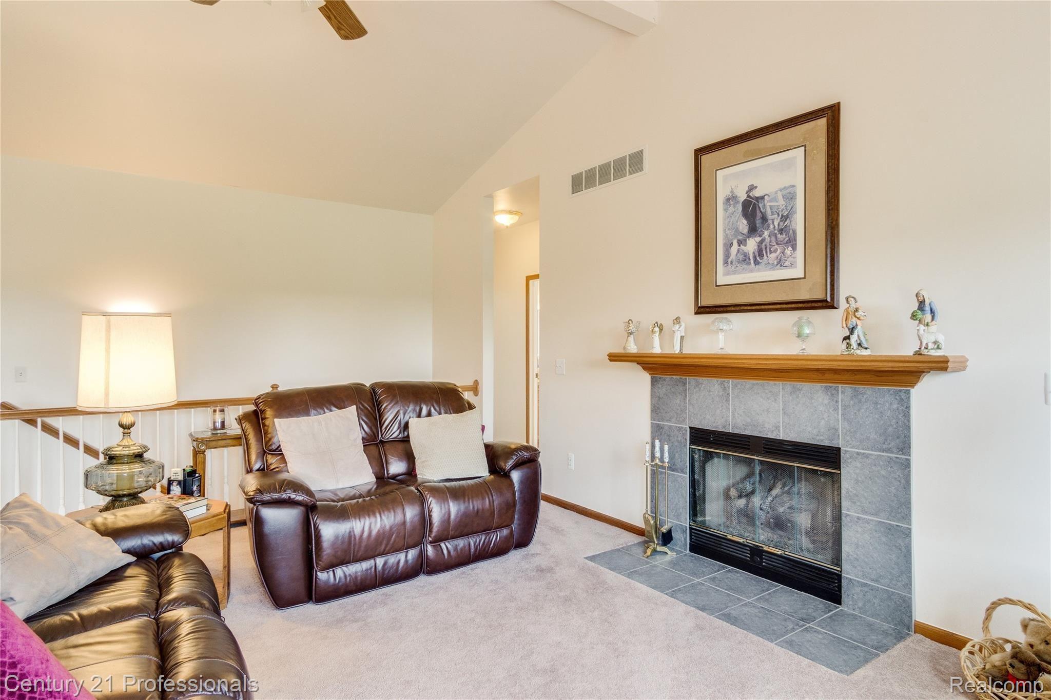 5804 Dryden Road Dryden, MI 48428 - Photo 15 of 59 Interiors (14 of 44).jpg