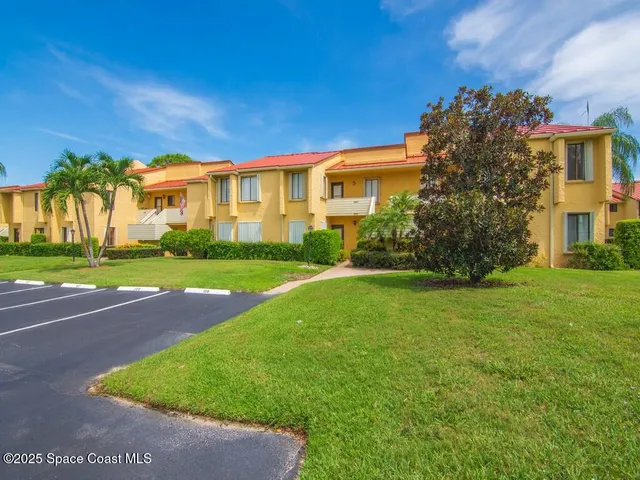 $218,500 | 5373 Southeast Miles Grant Road, Unit C208, Stuart, FL 34997
