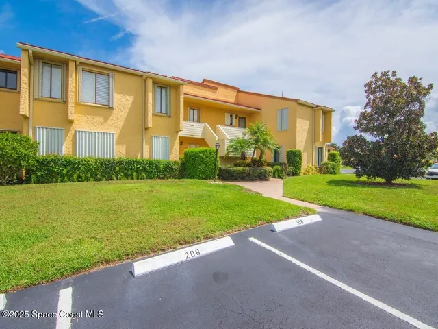$218,500 | 5373 Southeast Miles Grant Road, Unit C208, Stuart, FL 34997