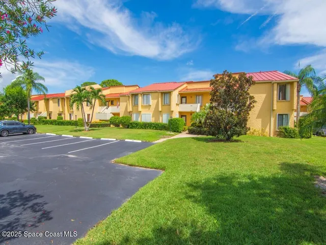 $218,500 | 5373 Southeast Miles Grant Road, Unit C208, Stuart, FL 34997