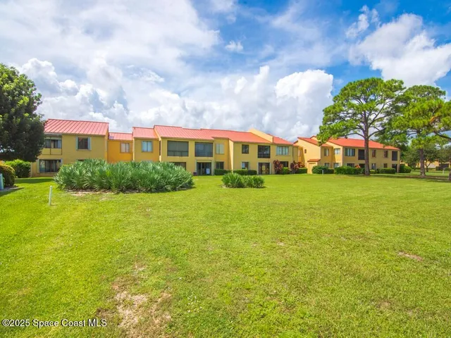 $218,500 | 5373 Southeast Miles Grant Road, Unit C208, Stuart, FL 34997