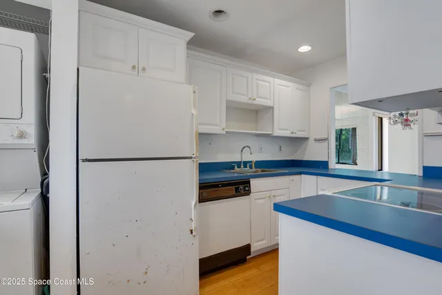 $218,500 | 5373 Southeast Miles Grant Road, Unit C208, Stuart, FL 34997