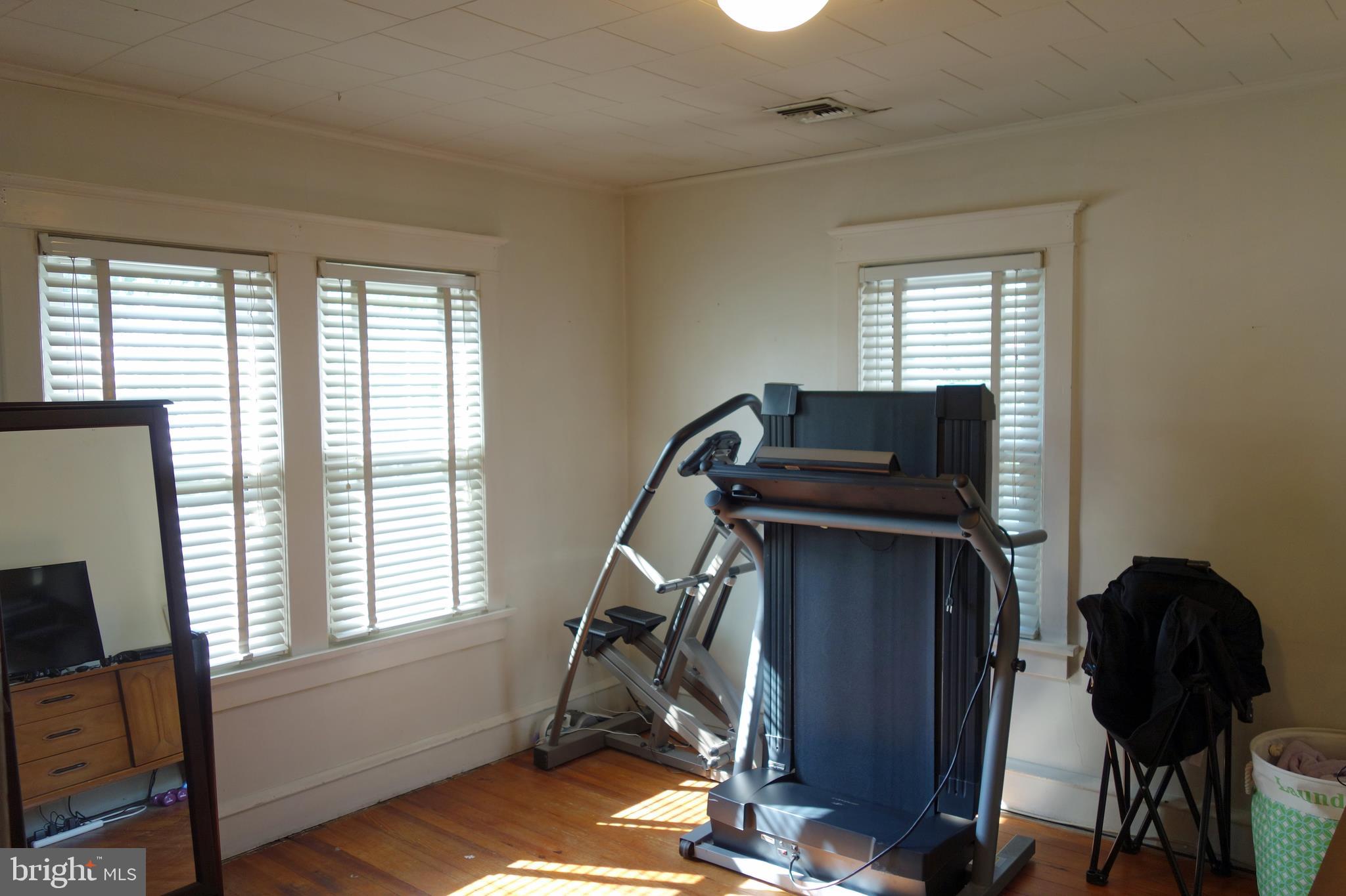 136 Spring Street Woodbury, NJ 08096 - Photo 17 of 23 Gallery Image 17