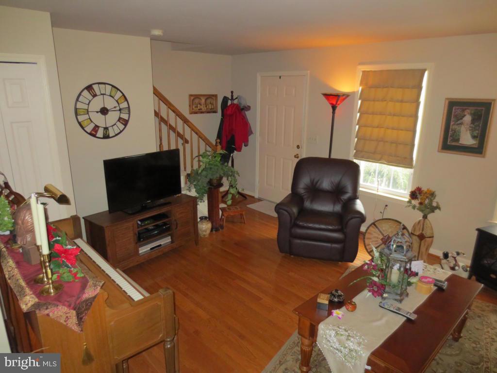39 Pennwick Drive Lititz, PA 17543 - Photo 3 of 20