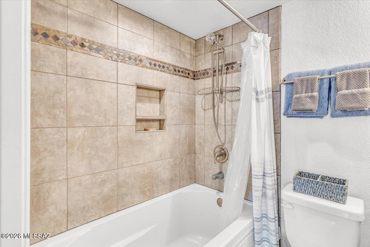 5800 North Kolb Road, Unit 10153 Tucson, AZ 85750 - Photo 20 of 46 Guest Bathroom