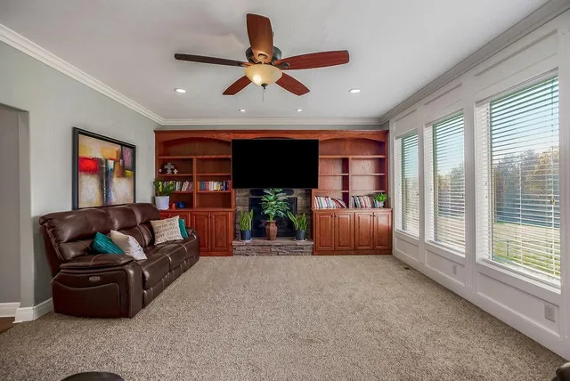 $525,000 | 604 Buckeye Lane, Pleasant Hill, MO 64080