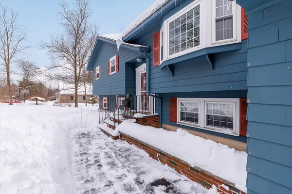 $800,000 | 8 Barry Drive, Chelmsford, MA 01863