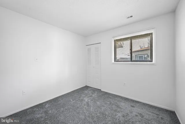 $163,900 | 32 Chiswick Drive, Lindenwold, NJ 08021