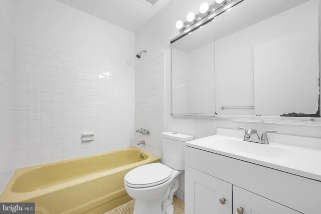 $163,900 | 32 Chiswick Drive, Lindenwold, NJ 08021