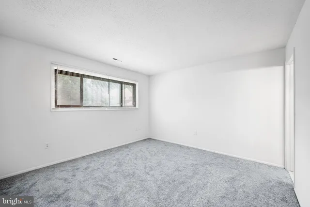 $163,900 | 32 Chiswick Drive, Lindenwold, NJ 08021