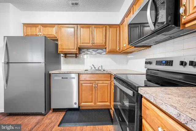 $163,900 | 32 Chiswick Drive, Lindenwold, NJ 08021