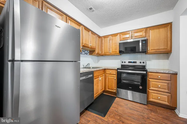 $163,900 | 32 Chiswick Drive, Lindenwold, NJ 08021