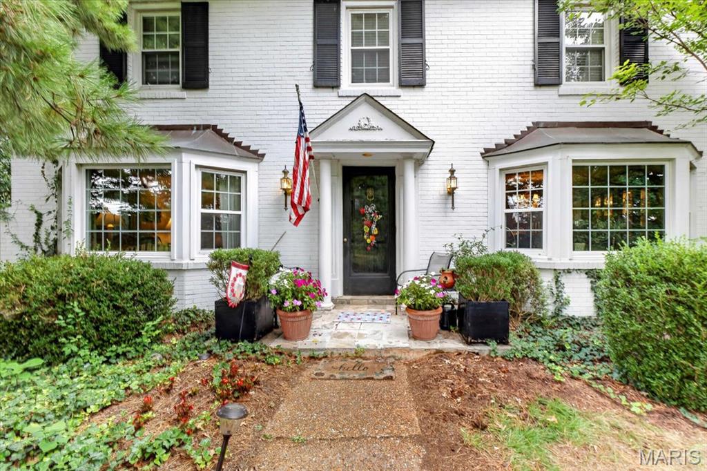 10099 Litzsinger Road Ladue, MO 63124 - Photo 3 of 53 Gallery Image 3