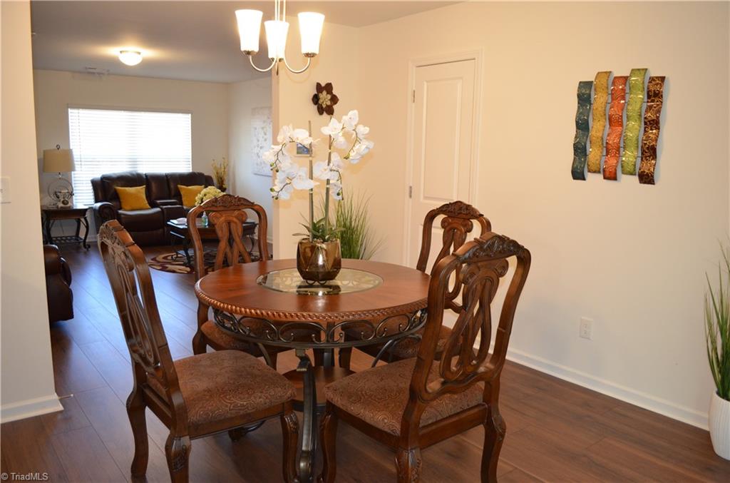 4688 Heatherly Road Winston-Salem, NC 27105 - Photo 5 of 17 Dining room