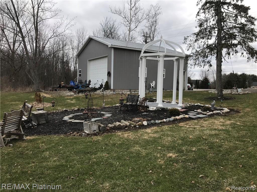 1400 West Thompson Road Fenton, MI 48430 - Photo 3 of 7 IMG_6952 (1).jpg