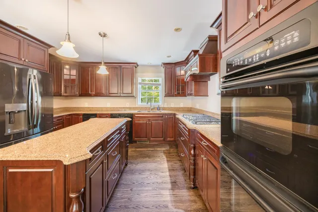 $4,500 | 7 Dutton Road, Pelham, NH 03076