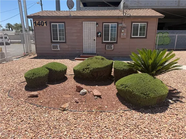 $837 | 1401 South Casino Center Boulevard, Unit E, Las Vegas, NV 89104