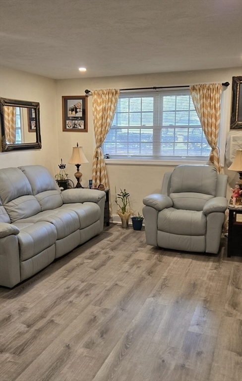 4 Walker Road, Unit 2 North Andover, MA 01845 - Photo 3 of 16 Gallery Image 3