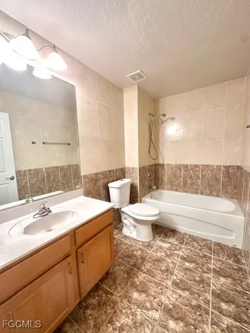 $229,900 | 12505 McGregor Boulevard, Unit 210B, Fort Myers, FL 33919