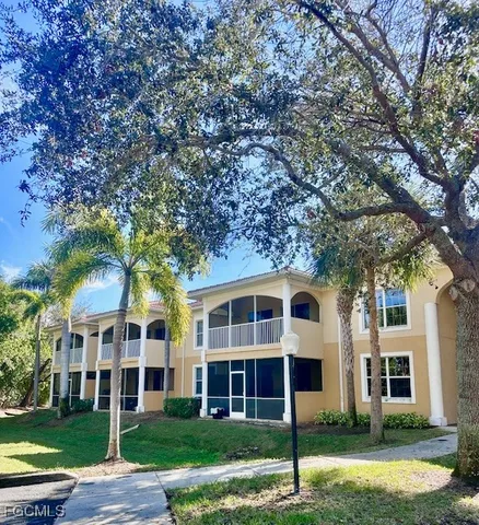 $229,900 | 12505 McGregor Boulevard, Unit 210B, Fort Myers, FL 33919
