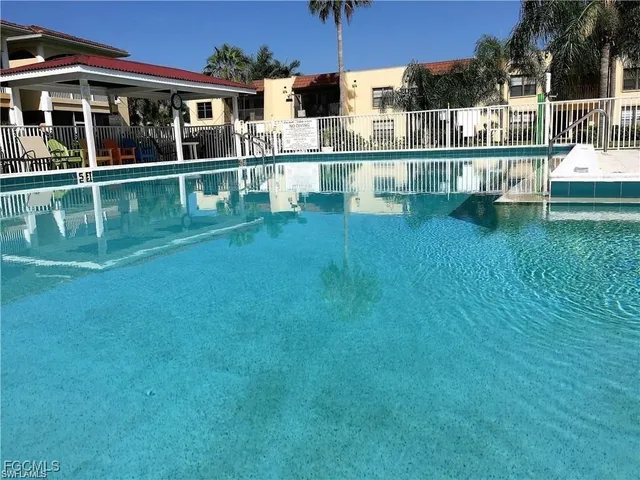 $229,900 | 12505 McGregor Boulevard, Unit 210B, Fort Myers, FL 33919