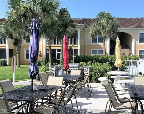 $229,900 | 12505 McGregor Boulevard, Unit 210B, Fort Myers, FL 33919