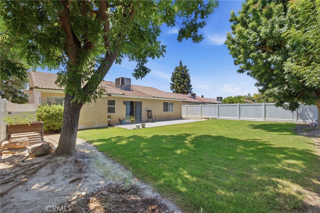 5716 March Meadows Way Bakersfield, CA 93313 - Photo 38 of 47